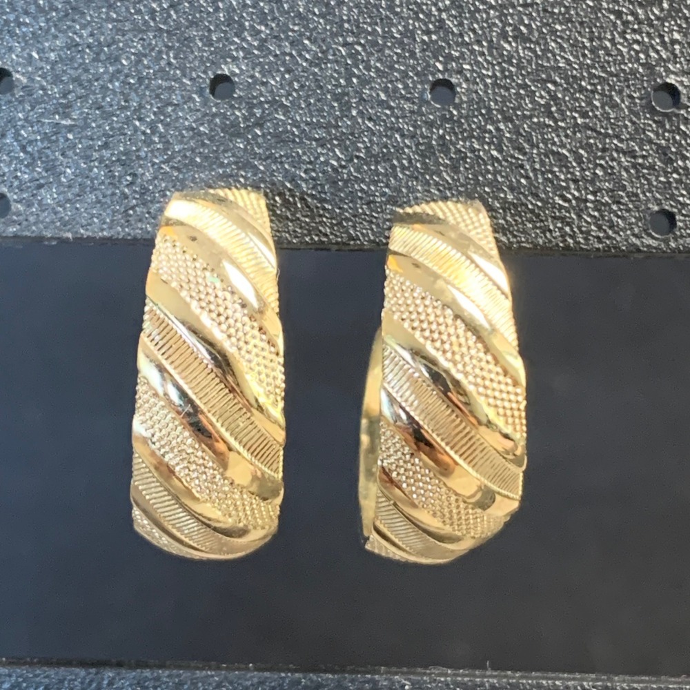 Gold Tone Textured Diagonal Stripe C-Hoop Post Earrings 4576